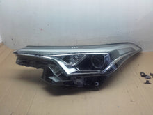Laden Sie das Bild in den Galerie-Viewer, Frontscheinwerfer Toyota Chr C-Hr 81150-F4031 LED Links Scheinwerfer Headlight SCH6706730076os