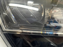 Laden Sie das Bild in den Galerie-Viewer, Frontscheinwerfer Skoda Superb III 3V1941016B Xenon Rechts Headlight