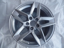 Load image into Gallery viewer, 1x Alufelge 17 Zoll 7.0" 5x112 38ET Silber 8W0601025D Audi A4 B9 Rim Wheel FEL9818013123zt