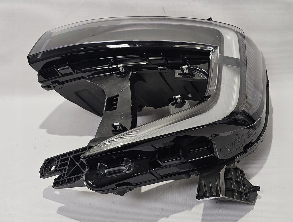 Frontscheinwerfer Nissan Interstar Master III 260609073R 2404181634 Links SCH9107694632nw