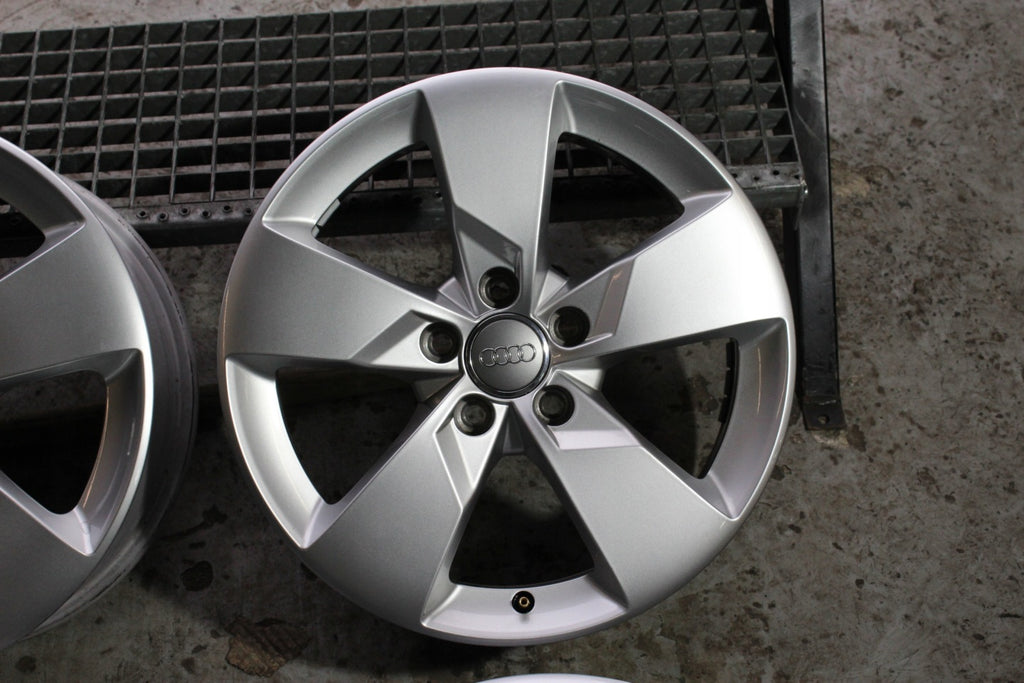 4x Alufelge 17 Zoll 7.0" 5x112 47ET Glanz Silber 8S0601025J- Audi Tt Rim Wheel FEL4113746042aq
