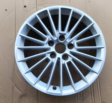 Laden Sie das Bild in den Galerie-Viewer, 1x Alufelge 17 Zoll 8.0" 5x112 46ET Glanz Silber 8Y0601025B Audi A3 Rim Wheel FEL6918635775bq
