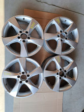 Load image into Gallery viewer, 1x Alufelge 17 Zoll 7.0&quot; 5x112 A4474014800 Mercedes-Benz W447 Rim Wheel