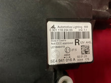Laden Sie das Bild in den Galerie-Viewer, Frontscheinwerfer Skoda Octavia IV 5E4941016A 5E4941015A LED Rechts oder Links SCH4106517302cl