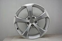 Load image into Gallery viewer, 1x Alufelge 18 Zoll 8.0&quot; 5x112 39ET Glanz Silber 80A601025C Audi Rim Wheel