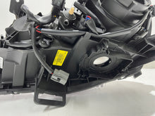 Laden Sie das Bild in den Galerie-Viewer, Frontscheinwerfer Mitsubishi Outlander II 8301C594 Xenon Rechts Headlight