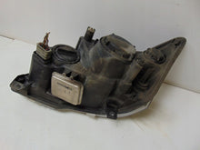Laden Sie das Bild in den Galerie-Viewer, Frontscheinwerfer Mercedes-Benz Vito W639 A6398202961 Xenon Rechts Headlight
