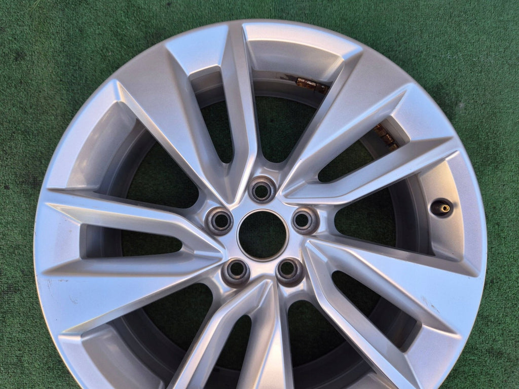 1x Alufelge 17 Zoll 5x100 2GM601025J VW T-Cross Rim Wheel FEL9495867155vz
