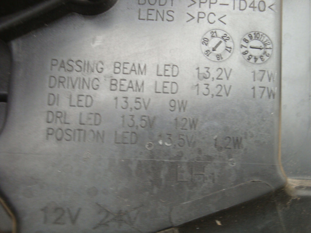 Frontscheinwerfer Ford Fiesta Full LED Ein Stück (Rechts oder Links) Headlight SCH3052776844au