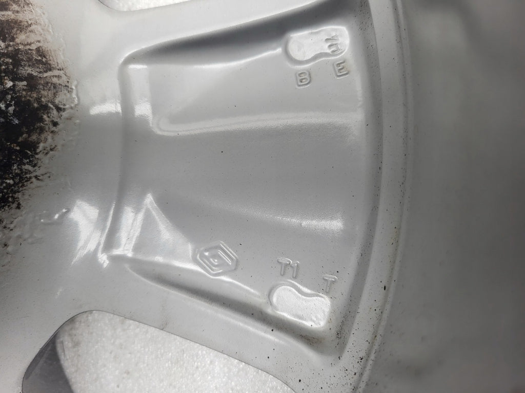 1x Alufelge 16 Zoll 6.5" 5x114.3 50ET Glanz Grau 403004803R Dacia Duster FEL1825417240rz