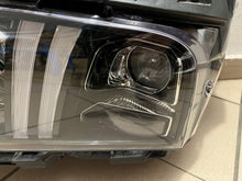 Laden Sie das Bild in den Galerie-Viewer, Frontscheinwerfer Hyundai Santa Fe IV 92101-S1601 Links Scheinwerfer Headlight SCH4979713650dg