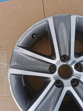 Load image into Gallery viewer, 1x Alufelge 17 Zoll 7.5" 5x112 47ET Glanz Graphit 5M0601025A Mg Golf V Plus FEL6485157162tj