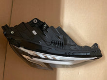 Laden Sie das Bild in den Galerie-Viewer, Frontscheinwerfer Audi A3 8Y0941034 8Y0941033 Full LED Ein Satz Headlight SCH4641306553mf