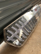 Laden Sie das Bild in den Galerie-Viewer, Frontscheinwerfer Skoda Enyaq IV 5LA941107 LED Ein Stück (Rechts oder Links)