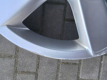 Load image into Gallery viewer, 1x Alufelge 17 Zoll 7.0" 5x112 54ET Silber 5K0601025AA VW Golf VI I Rim Wheel FEL5088157211mr