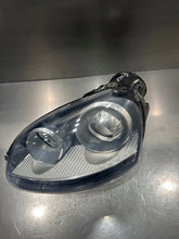 Load image into Gallery viewer, Frontscheinwerfer VW Golf V 1K6941031 Links Scheinwerfer Headlight SCH8493984873tp