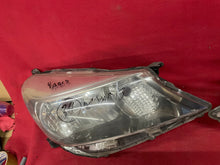 Load image into Gallery viewer, Frontscheinwerfer Toyota Yaris Ein Satz Scheinwerfer Headlight SCH7354287191hu