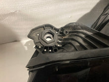 Laden Sie das Bild in den Galerie-Viewer, Frontscheinwerfer Audi Q3 83A941011 LED Links Scheinwerfer Headlight