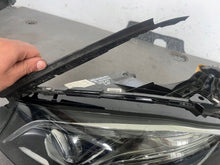 Laden Sie das Bild in den Galerie-Viewer, Frontscheinwerfer Mercedes-Benz W213 A2139067506 AJ16J77RJ1EX Links Headlight SCH1935050310re