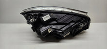 Laden Sie das Bild in den Galerie-Viewer, Frontscheinwerfer Mercedes-Benz W176 A1768205261 Xenon Links Headlight SCH3133571623jm