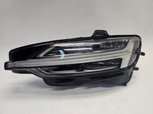 Load image into Gallery viewer, Frontscheinwerfer Volvo V60 S60 III 32338996 LED Ein Stück (Rechts oder Links) SCH5910189419lx
