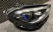 Laden Sie das Bild in den Galerie-Viewer, Frontscheinwerfer Mercedes-Benz W206 A2069068003 Rechts Scheinwerfer Headlight SCH7977830906yn