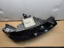 Laden Sie das Bild in den Galerie-Viewer, Frontscheinwerfer Mitsubishi Colt V Clio 260600149 LED Links Headlight