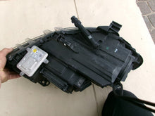 Laden Sie das Bild in den Galerie-Viewer, Frontscheinwerfer Mercedes-Benz W246 1304492137 Links Scheinwerfer Headlight SCH6061514040nm