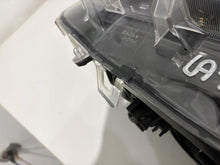 Laden Sie das Bild in den Galerie-Viewer, Frontscheinwerfer Toyota V LED Links Scheinwerfer Headlight SCH1062168903fr