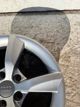 Load image into Gallery viewer, 1x Alufelge 16 Zoll 7.5&quot; 5x112 37ET Glanz Silber 4G0071496 Audi Rim Wheel