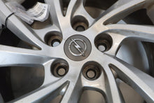 Laden Sie das Bild in den Galerie-Viewer, 1x Alufelge 16 Zoll 7.0" 5x105 41ET Glanz Silber 39078765 Opel Astra K Rim Wheel FEL7307049237zb