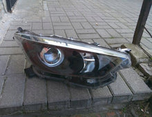 Load image into Gallery viewer, Frontscheinwerfer Toyota 4 Yaris Rechts Scheinwerfer Headlight