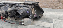 Laden Sie das Bild in den Galerie-Viewer, Frontscheinwerfer Renault Megane II 8200412742E Ein Stück (Rechts oder Links) SCH2519839837la