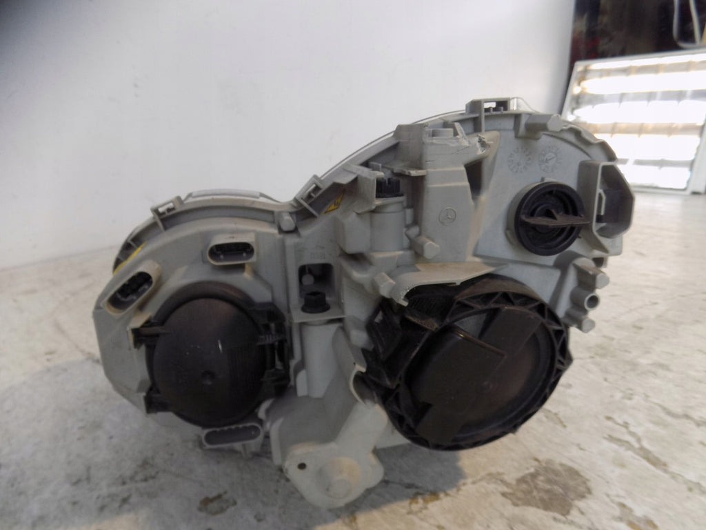 Frontscheinwerfer Mercedes-Benz W203 A2038201859 Xenon Rechts Headlight SCH6792937814gy