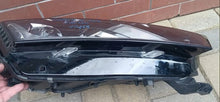 Laden Sie das Bild in den Galerie-Viewer, Frontscheinwerfer Skoda Octavia IV 5E4941018A LED Rechts Scheinwerfer Headlight SCH6433561083mi