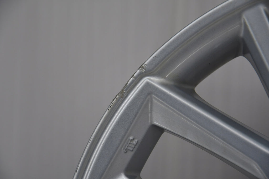 1x Alufelge 17 Zoll 7.5" 5x114.3 40ET Glanz Silber PW457-02003 Toyota Rim Wheel