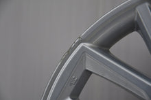 Laden Sie das Bild in den Galerie-Viewer, 1x Alufelge 17 Zoll 7.5&quot; 5x114.3 40ET Glanz Silber PW457-02003 Toyota Rim Wheel