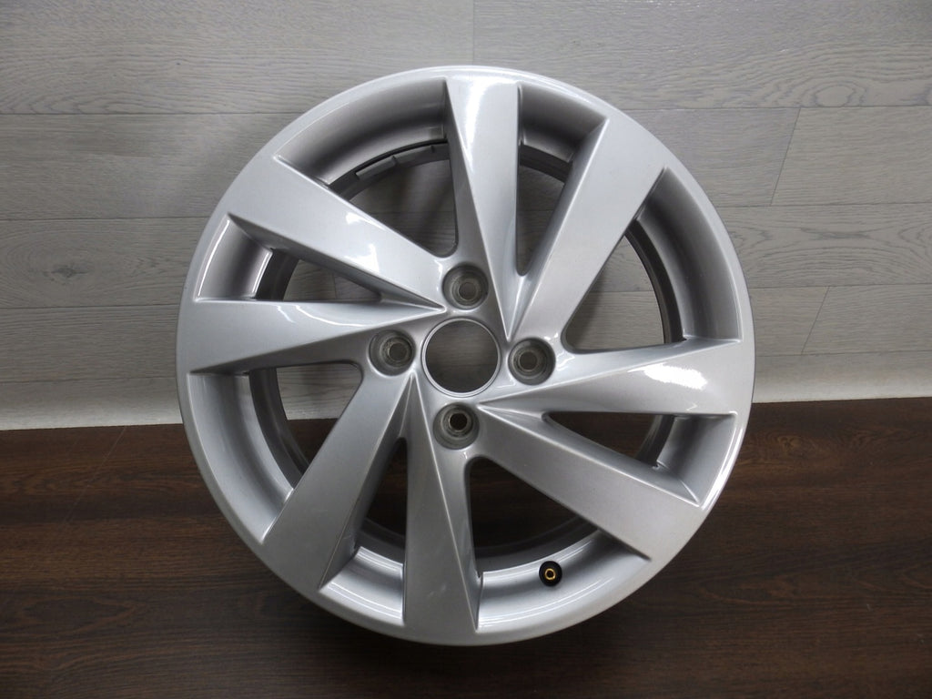 1x Alufelge 15 Zoll 5.5" 4x100 41ET Glanz Silber 1SL601025A Seat Rim Wheel