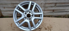 Laden Sie das Bild in den Galerie-Viewer, 1x Alufelge 17 Zoll 7.5" 5x120 40ET 7661929-14, 7661929 BMW 1 Rim Wheel FEL9547312147kr
