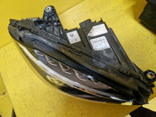 Laden Sie das Bild in den Galerie-Viewer, Frontscheinwerfer Mercedes-Benz W205 A2059062604 A2059062504 Rechts oder Links SCH1735454751ef
