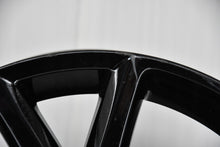 Laden Sie das Bild in den Galerie-Viewer, 1x Alufelge 17 Zoll 6.5" 5x114.3 45ET Glanz Schwarz Mazda Rim Wheel FEL6820414172dh
