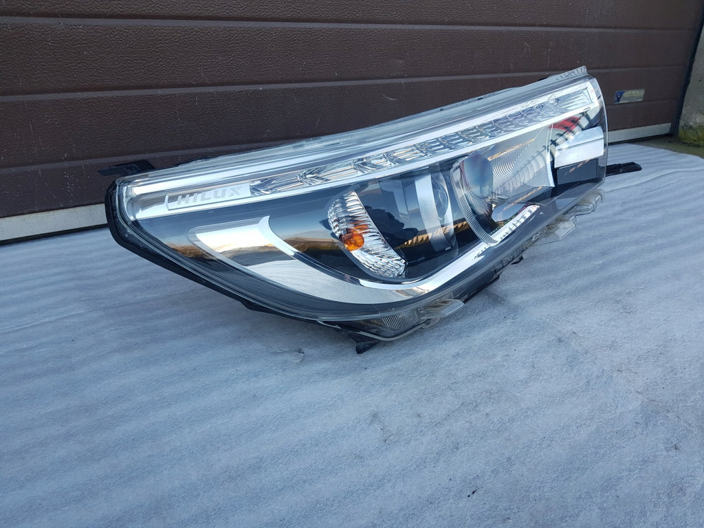 Frontscheinwerfer Toyota Hilux VIII 81110-0K732 LED Rechts Headlight SCH1481421611fl