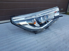 Load image into Gallery viewer, Frontscheinwerfer Toyota Hilux VIII 81110-0K732 LED Rechts Headlight SCH1481421611fl
