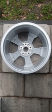 Load image into Gallery viewer, 1x Alufelge 18 Zoll 8.0" 5x112 46ET Glanz Silber 8Y0601025CP Audi A3 Rim Wheel FEL4184406116fw