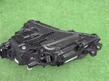 Load image into Gallery viewer, Frontscheinwerfer Skoda Superb III 3V1941016D Rechts Scheinwerfer Headlight SCH9839103726rp