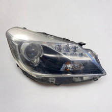 Load image into Gallery viewer, Frontscheinwerfer Toyota Yaris LED Rechts Scheinwerfer Headlight