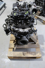 Laden Sie das Bild in den Galerie-Viewer, Motor Citroën Opel Peugeot I 10TMA6 1.2 THP 2022 Benzin Engine Komplett MOT3309528138wc