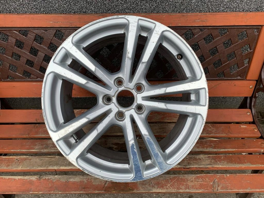 1x Alufelge 18 Zoll 8.0" 5x112 46ET Glanz Silber 8V0601025BC Audi A3 Rim Wheel