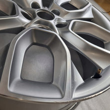 Load image into Gallery viewer, 1x Alufelge 19 Zoll 8.0" 5x112 45ET Glanz Silber 57A601025Q Skoda Karoq FEL4260052593vj