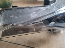 Laden Sie das Bild in den Galerie-Viewer, Frontscheinwerfer Hyundai Elantra 92101-AA LED Links Scheinwerfer Headlight SCH5864419277fd